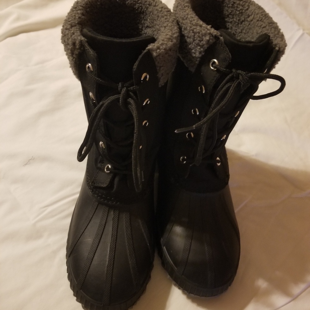 Duck boots